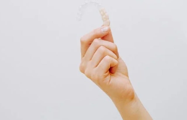 invisalign-kullanirken-nelere-dikkat-etmeliyiz